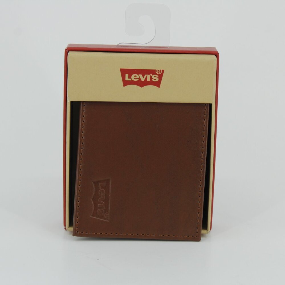 Levi’s Men's Brown Genuine Leather Bifold Wallet - New in Box - NWT